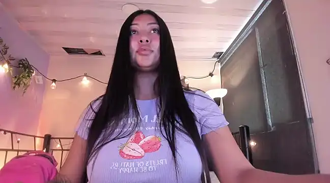 Snapshot of Pocahontas_power chatting on February 20, 6:02 pm Pocahontas power online show from February 20, 6:02 pm