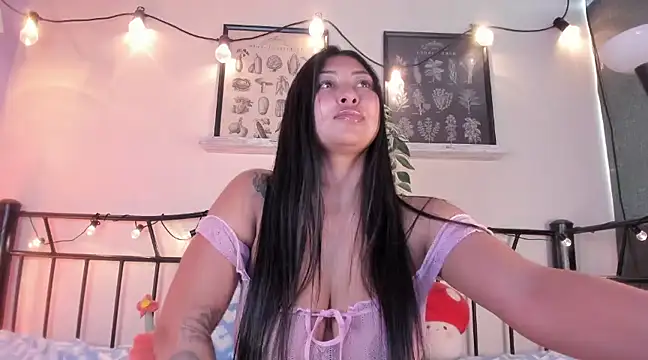 Snapshot of Pocahontas_power chatting on February 21, 10:04 pm Pocahontas power online show from February 21, 10:04 pm