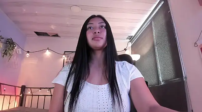 Snapshot of Pocahontas_power chatting on March 3, 4:56 pm Pocahontas power online show from March 3, 4:56 pm