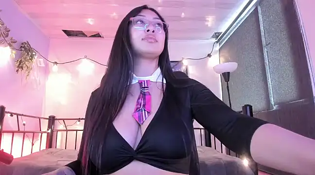 Snapshot of Pocahontas_power chatting on March 4, 8:38 pm Pocahontas power online show from March 4, 8:38 pm