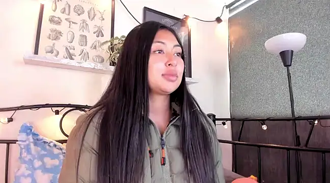 Snapshot of Pocahontas_power chatting on March 13, 9:48 pm Pocahontas power online show from March 13, 9:48 pm