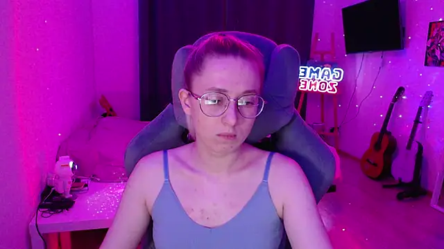 Snapshot of AnabelFrel chatting on December 15, 12:40 am AnabelFrel online show from December 15, 12:40 am