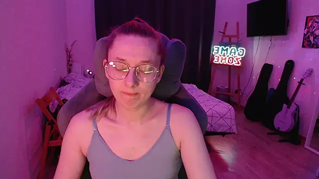 Snapshot of AnabelFrel chatting on March 16, 12:23 am AnabelFrel online show from March 16, 12:23 am