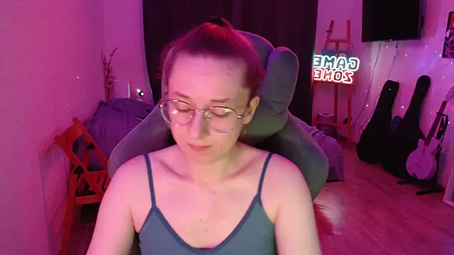 Snapshot of AnabelFrel chatting on March 20, 12:19 am AnabelFrel online show from March 20, 12:19 am