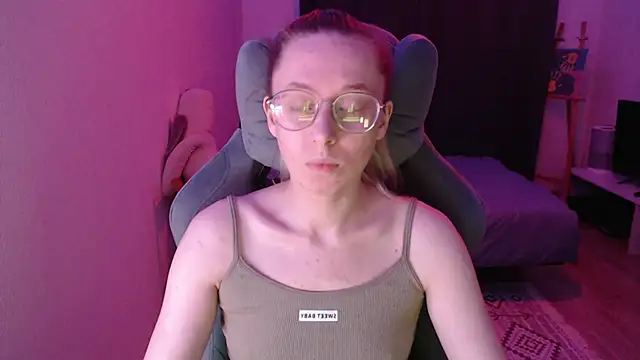 Snapshot of AnabelFrel chatting on October 2, 12:39 am AnabelFrel online show from October 2, 12:39 am