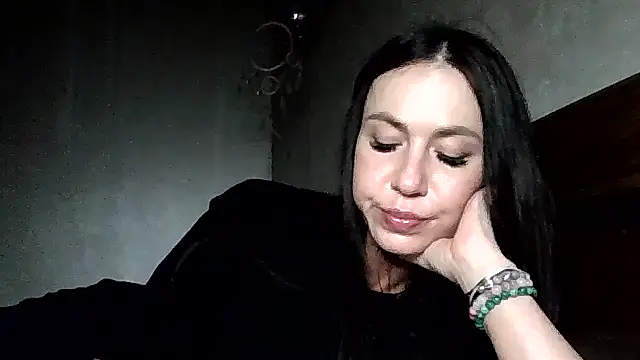 JulianaGold1 online show from March 25, 5:30 pm