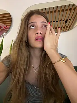 alana15 online show from December 28, 9:30 pm