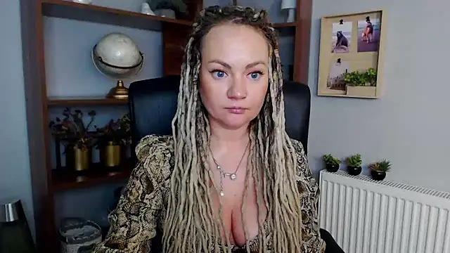 Snapshot of KayaMagic chatting on December 18, 5:21 pm KayaMagic online show from December 18, 5:21 pm