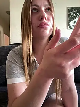 Snapshot of AlisaWhite chatting on May 5, 1:30 pm AlisaWhite online show from May 5, 1:30 pm