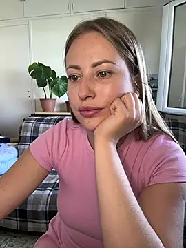 Snapshot of AlisaWhite chatting on July 3, 2:01 pm AlisaWhite online show from July 3, 2:01 pm