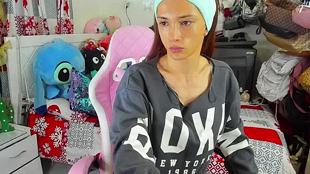 Lawrncesofiets online show from December 10, 3:44 pm
