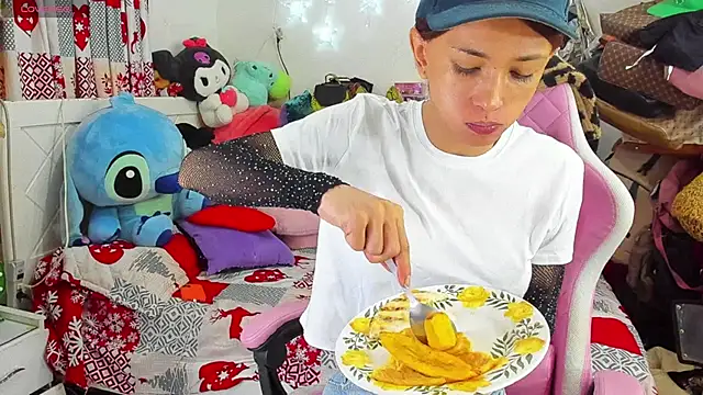 Lawrncesofiets online show from December 18, 3:22 pm