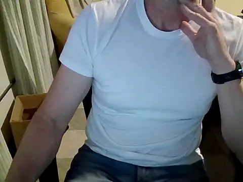 Snapshot of mariohurt101 chatting on October 1, 9:54 pm mariohurt101 online show from October 1, 9:54 pm