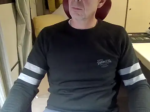 Snapshot of mariohurt101 chatting on October 30, 9:26 pm mariohurt101 online show from October 30, 9:26 pm