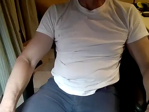 Snapshot of mariohurt101 chatting on December 2, 9:10 pm mariohurt101 online show from December 2, 9:10 pm