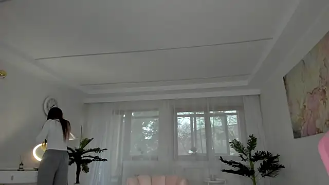 TiffanyHouston  online show from December 21, 7:35 am