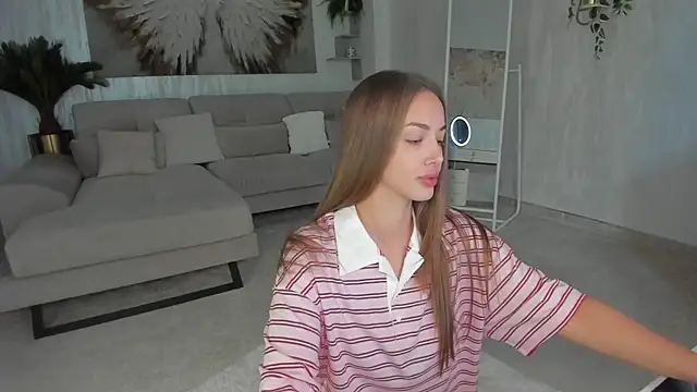 Snapshot of TiffanyHouston_ chatting on June 18, 6:24 am TiffanyHouston online show from June 18, 6:24 am
