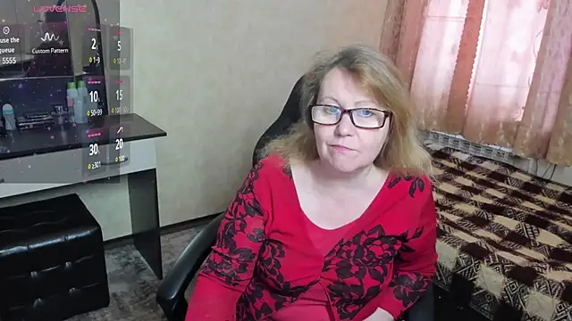 Snapshot of Frau_Marta chatting on February 6, 11:10 am Frau Marta online show from February 6, 11:10 am