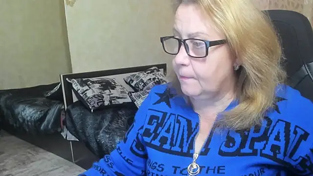 Snapshot of Frau_Marta chatting on October 18, 1:23 pm Frau Marta online show from October 18, 1:23 pm