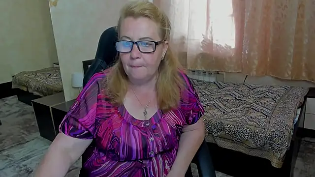 Snapshot of Frau_Marta chatting on June 12, 3:33 pm Frau Marta online show from June 12, 3:33 pm