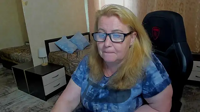Snapshot of Frau_Marta chatting on June 14, 1:13 pm Frau Marta online show from June 14, 1:13 pm