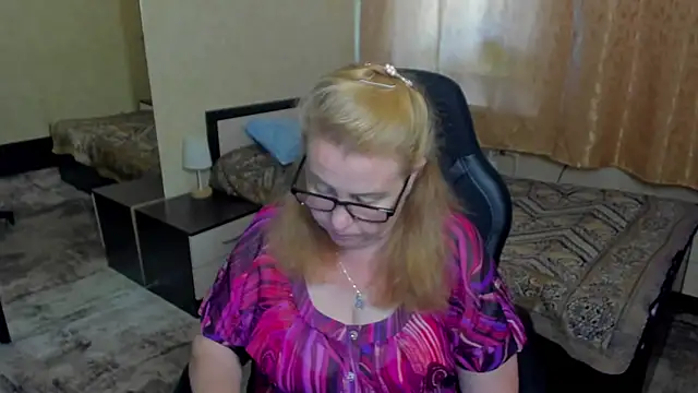 Snapshot of Frau_Marta chatting on June 20, 1:14 pm Frau Marta online show from June 20, 1:14 pm