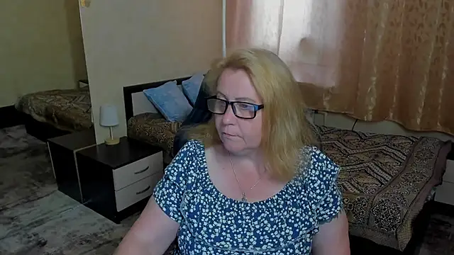 Snapshot of Frau_Marta chatting on June 28, 12:55 pm Frau Marta online show from June 28, 12:55 pm