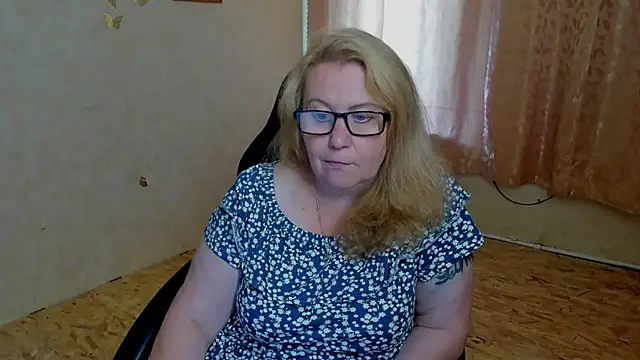 Snapshot of Frau_Marta chatting on July 5, 12:45 pm Frau Marta online show from July 5, 12:45 pm