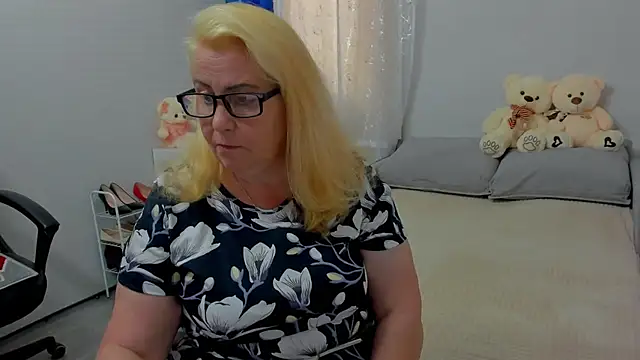 Snapshot of Frau_Marta chatting on July 30, 10:36 am Frau Marta online show from July 30, 10:36 am