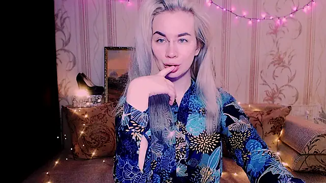 xxxcharismaaa online show from February 23, 12:41 am