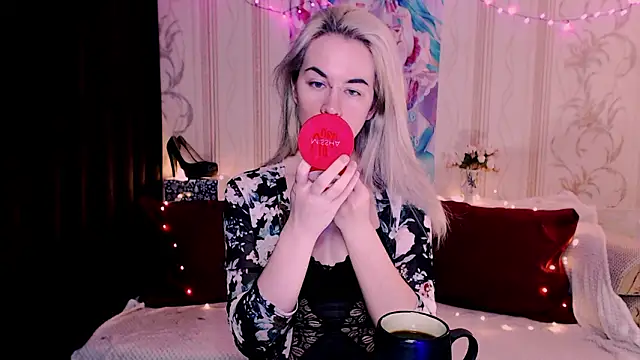 xxxcharismaaa online show from March 10, 6:13 pm