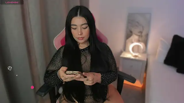 Snapshot of shantall_vidales_ chatting on May 14, 6:09 am shantall vidales online show from May 14, 6:09 am