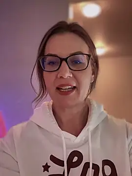 Snapshot of MaiseKnox chatting on December 29, 6:49 pm MaiseKnox online show from December 29, 6:49 pm