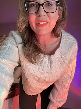 Snapshot of MaiseKnox chatting on January 7, 11:56 pm MaiseKnox online show from January 7, 11:56 pm