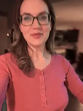 Snapshot of MaiseKnox chatting on February 4, 12:51 am MaiseKnox online show from February 4, 12:51 am