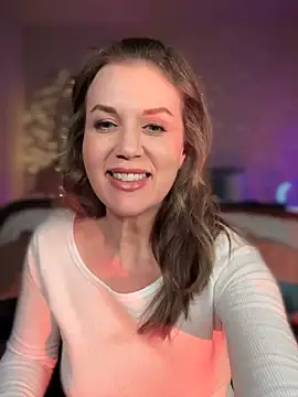 Snapshot of MaiseKnox chatting on February 7, 3:55 am MaiseKnox online show from February 7, 3:55 am