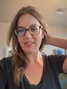 Snapshot of MaiseKnox chatting on March 15, 10:11 pm MaiseKnox online show from March 15, 10:11 pm
