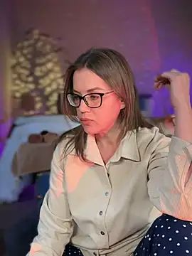 Snapshot of MaiseKnox chatting on March 16, 7:49 pm MaiseKnox online show from March 16, 7:49 pm