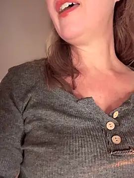 Snapshot of MaiseKnox chatting on October 19, 12:55 am MaiseKnox online show from October 19, 12:55 am