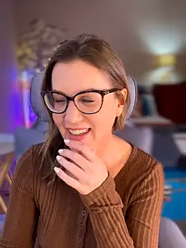 MaiseKnox online show from May 1, 9:08 pm