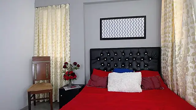 Snapshot of loveyouzahara2020 chatting on February 15, 9:15 pm loveyouzahara2020 online show from February 15, 9:15 pm