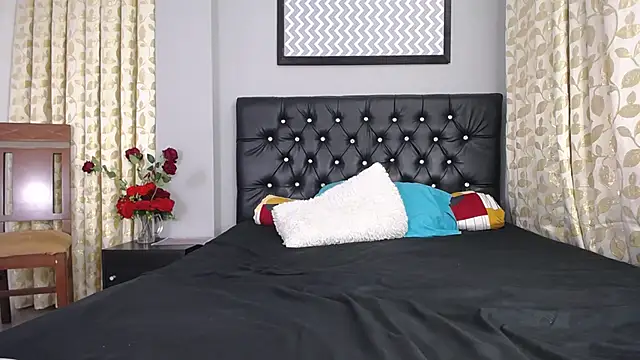 Snapshot of loveyouzahara2020 chatting on February 28, 12:43 am loveyouzahara2020 online show from February 28, 12:43 am