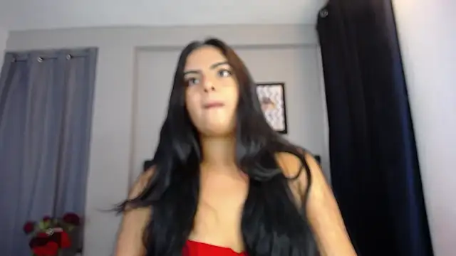 Snapshot of loveyouzahara2020 chatting on March 6, 11:45 pm loveyouzahara2020 online show from March 6, 11:45 pm