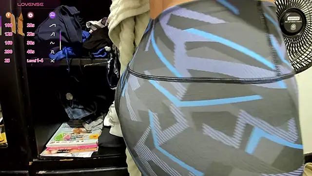 BlowMommy  online show from March 11, 12:22 am