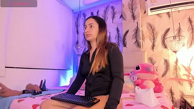 Snapshot of Vivi_prinncess chatting on October 29, 10:55 pm Vivi prinncess online show from October 29, 10:55 pm