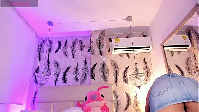 Snapshot of Vivi_prinncess chatting on November 14, 10:51 pm Vivi prinncess online show from November 14, 10:51 pm