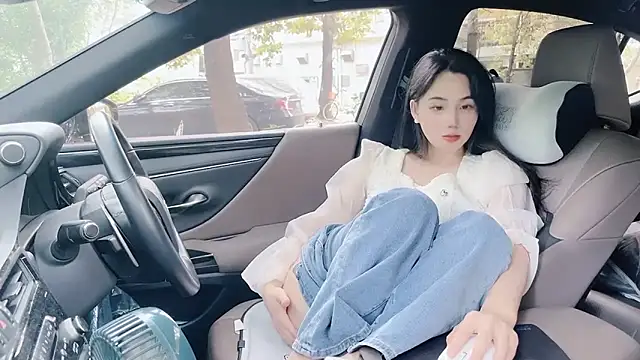 orla2021 online show from December 10, 4:24 am