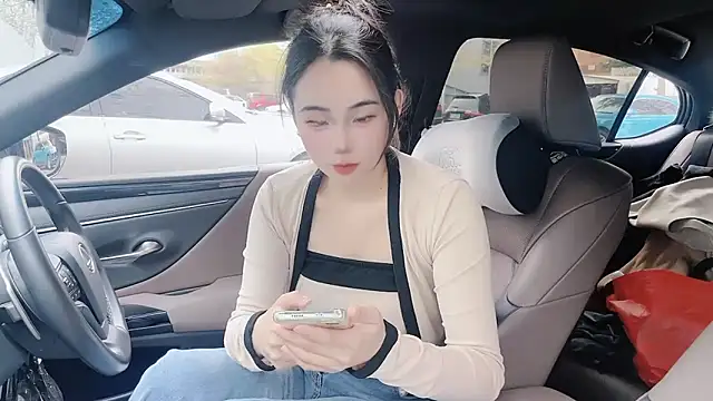 orla2021 online show from March 18, 1:21 am