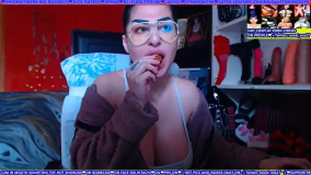 Snapshot of cuminmenowbbyx chatting on May 25, 12:44 pm cuminmenowbbyx online show from May 25, 12:44 pm