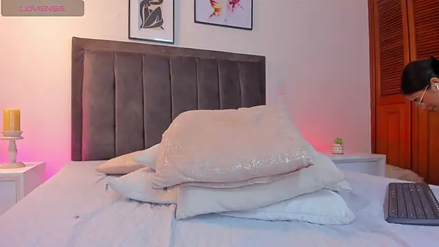 isa bunny online show from January 23, 5:56 am